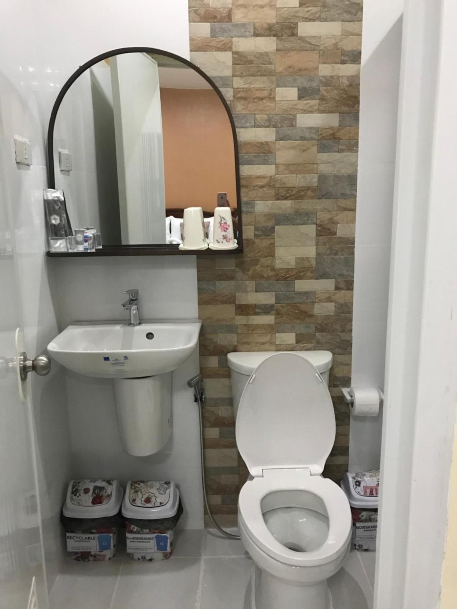 Charos Dormitel Hotel Dumaguete City Kültér fotó