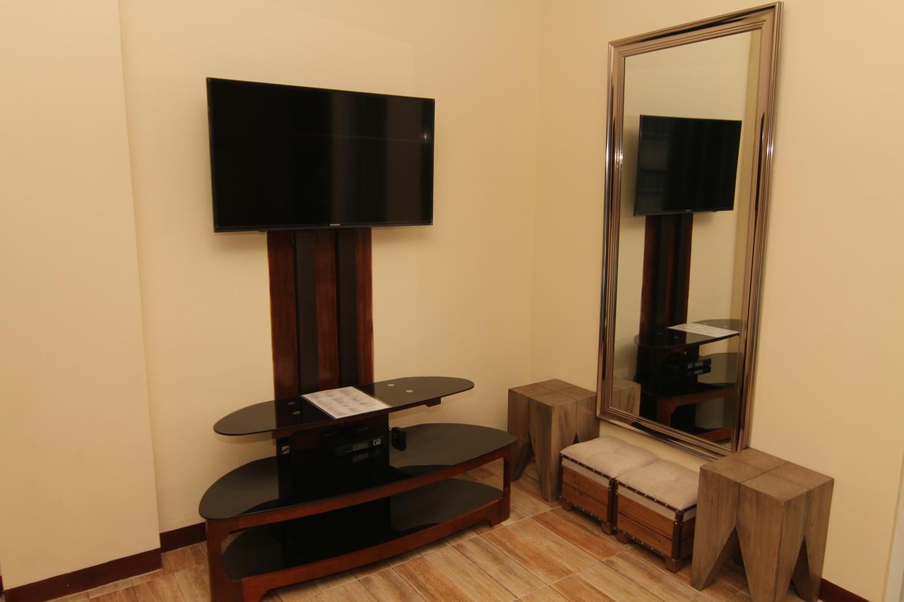 Charos Dormitel Hotel Dumaguete City Kültér fotó