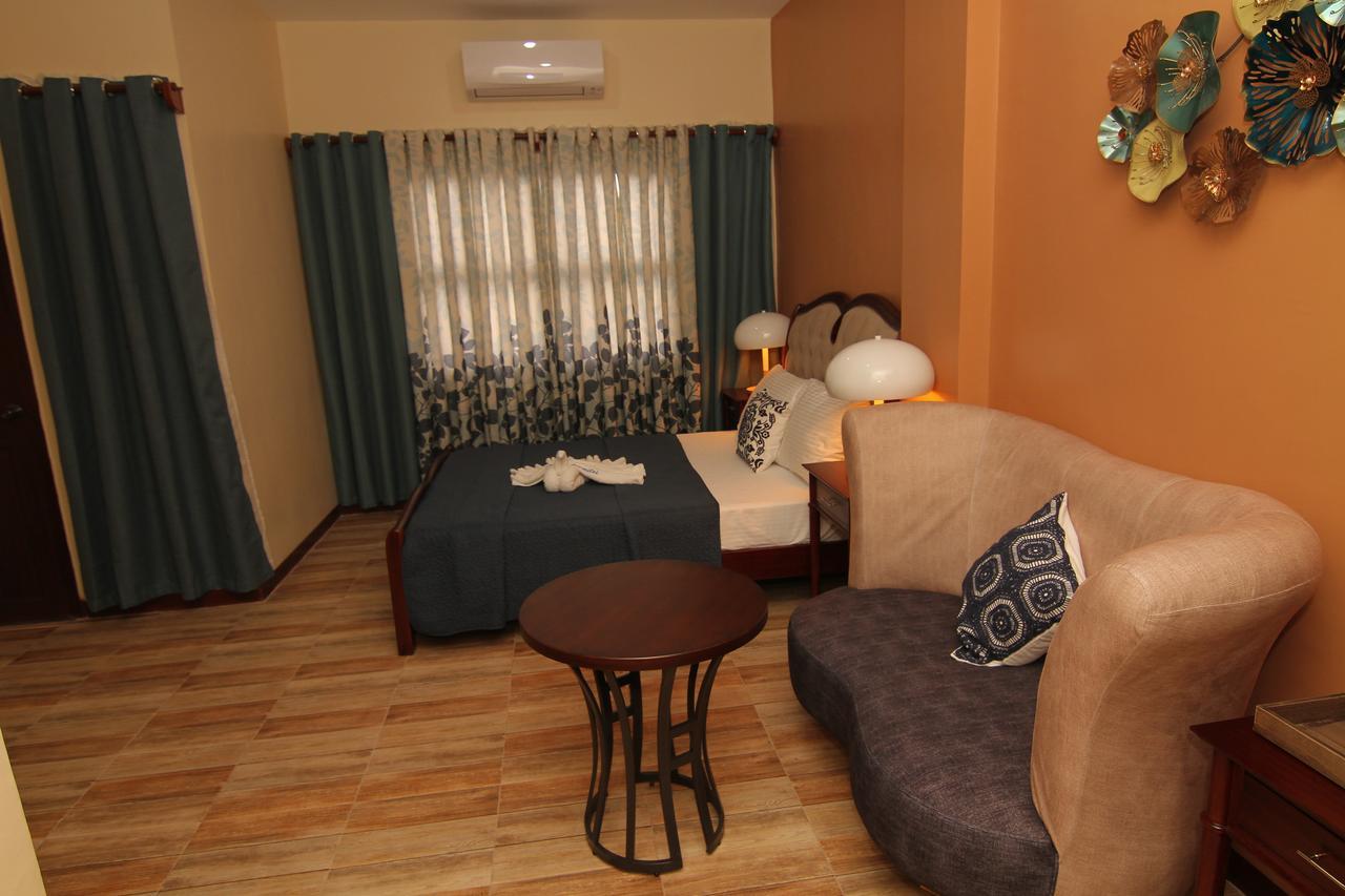 Charos Dormitel Hotel Dumaguete City Kültér fotó