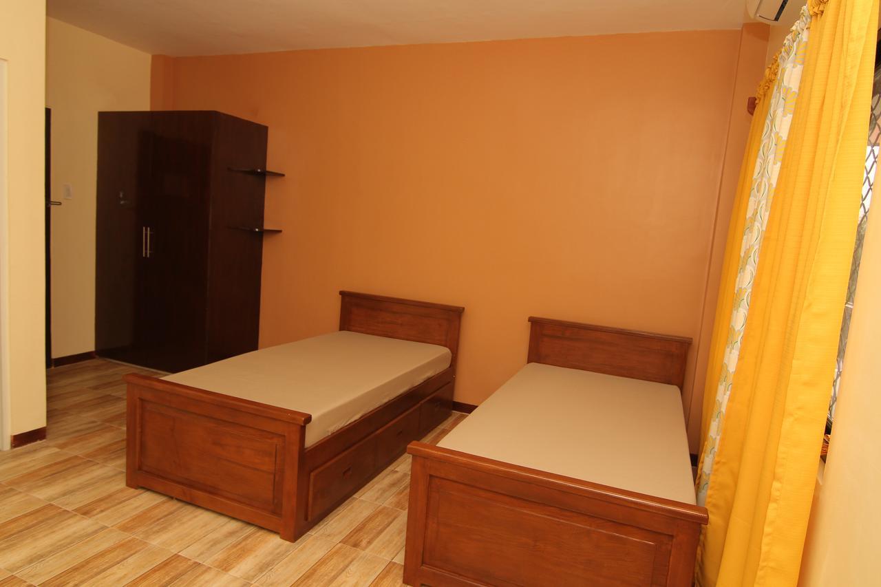 Charos Dormitel Hotel Dumaguete City Kültér fotó