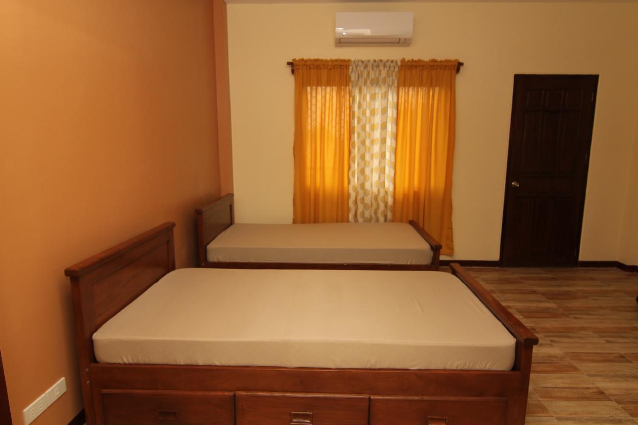 Charos Dormitel Hotel Dumaguete City Kültér fotó