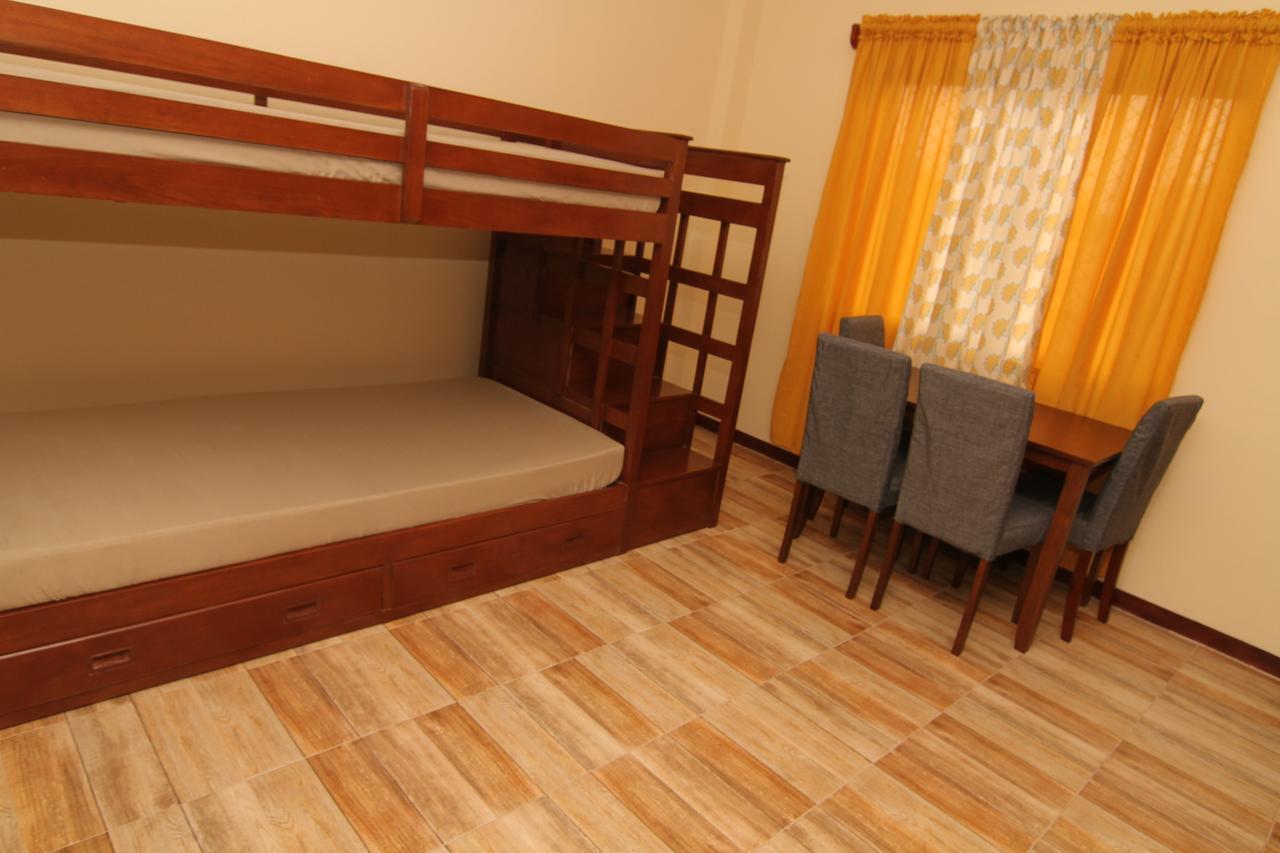Charos Dormitel Hotel Dumaguete City Kültér fotó