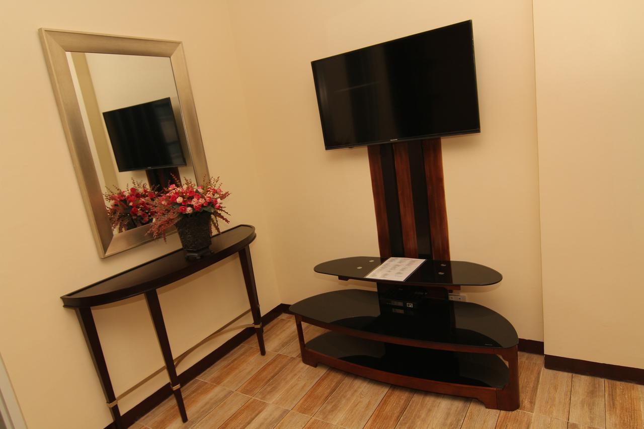 Charos Dormitel Hotel Dumaguete City Kültér fotó
